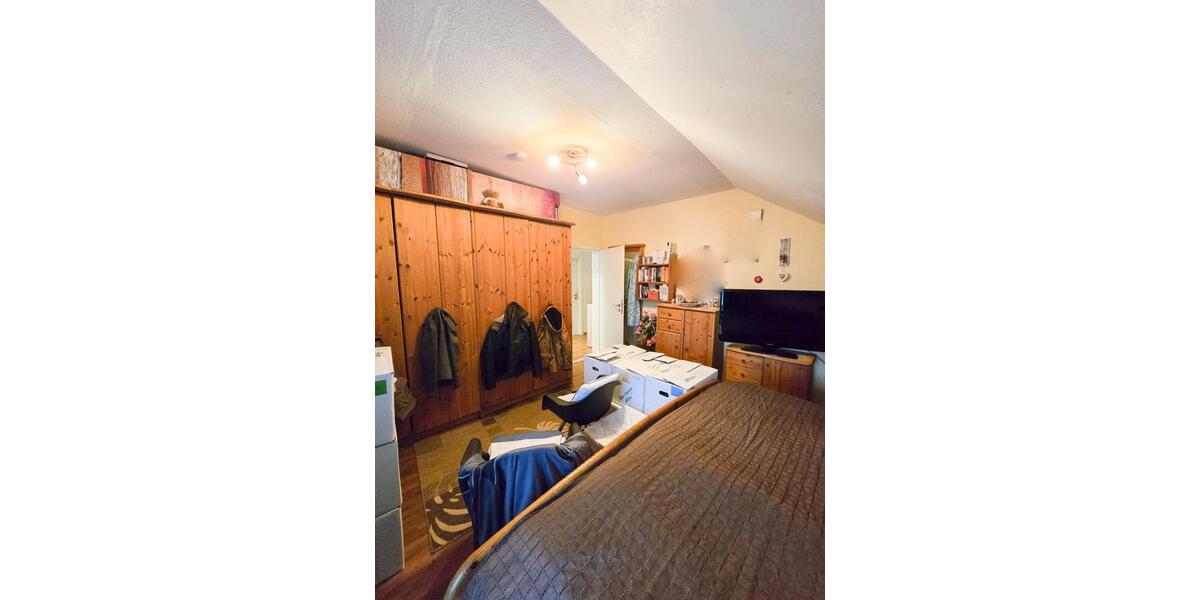 Dachgeschoßwohnung Oberhausen Alt-Oberhausen - 3.5 Zimmer, 82 m&sup2;, 520&euro; | Angebot:25754018