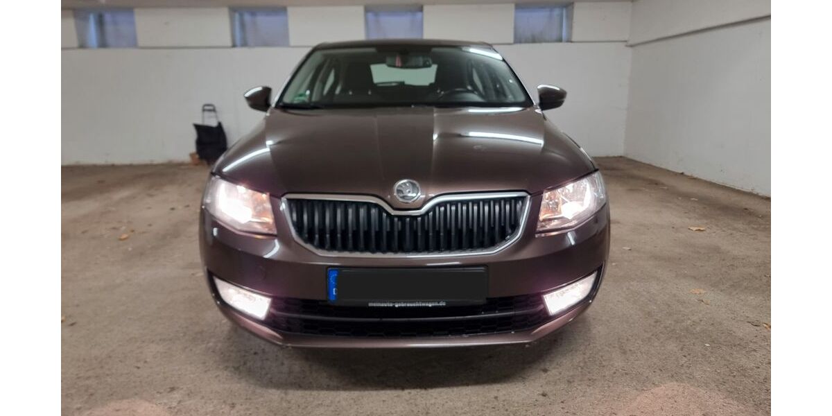 Skoda Octavia 151.000 km 8.390 &euro; Düsseldorf 40474