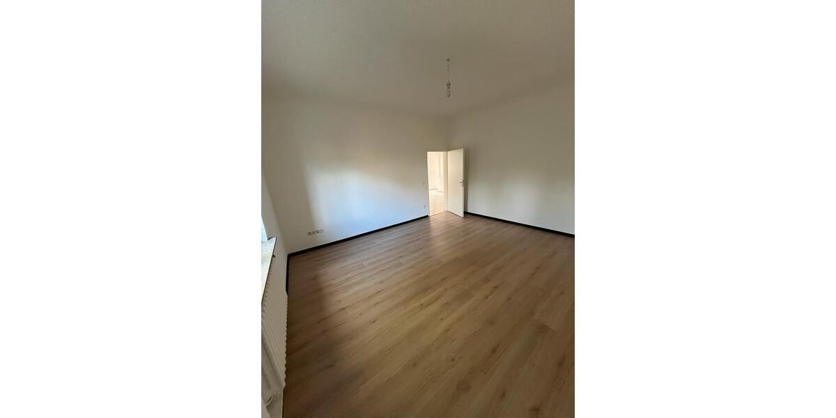 Erdgeschoßwohnung Duisburg Hamborn - 4 Zimmer, 140 m&sup2;, 1.150&euro; | Angebot:25962557