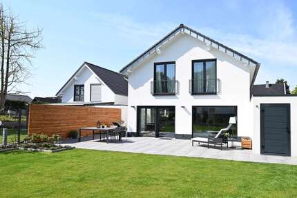 Haus Neukirchen-Vluyn Vluyn - 4 Zimmer, 130 m&sup2;, 499.999&euro; | Angebot:25084401