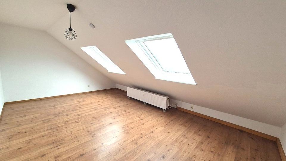 Dachgeschoßwohnung Krefeld - 2 Zimmer, 68 m&sup2;, 650&euro; | Angebot:25236454