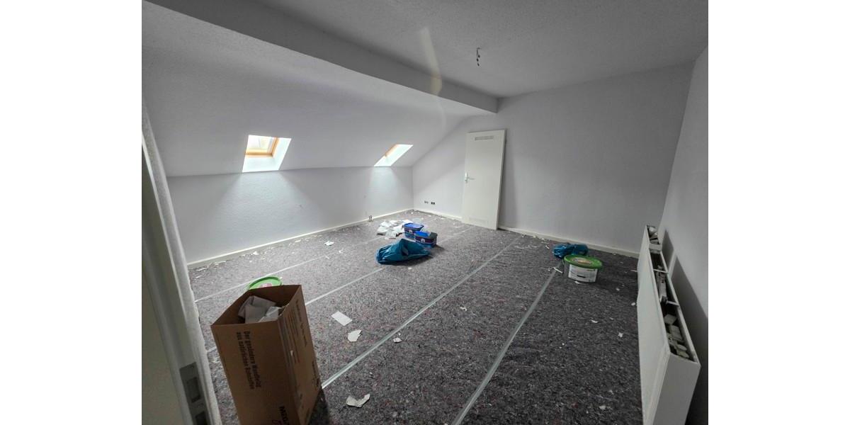 Dachgeschoßwohnung Düsseldorf Oberbilk - 4.5 Zimmer, 100 m&sup2;, 1.190&euro; | Angebot:25750079