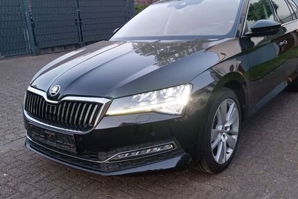 Skoda Superb 73.000 km 19.300 &euro; Düsseldorf 40589