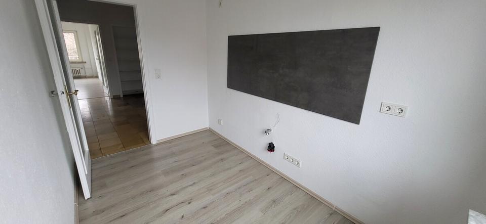 Etagenwohnung Essen Stadtbezirk II - 3 Zimmer, 76 m&sup2;, 650&euro; | Angebot:26381515