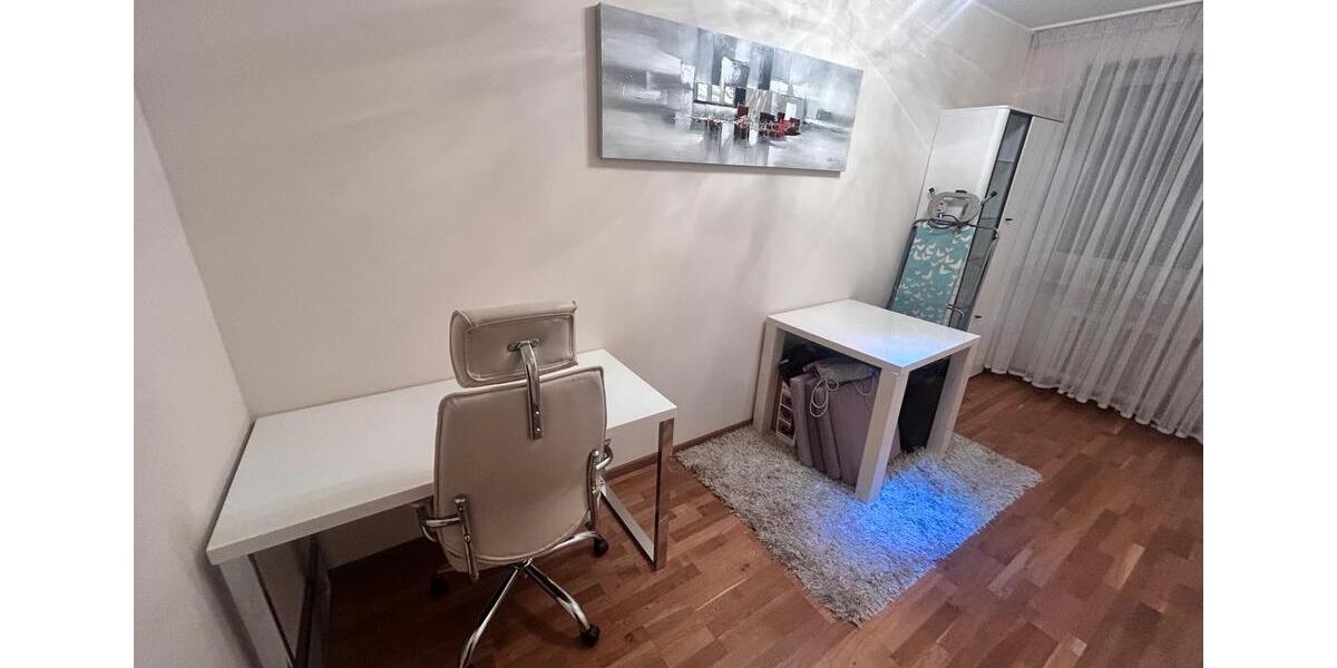 Etagenwohnung Düsseldorf Stadtbezirk 7 - 3 Zimmer, 80 m&sup2;, 1.750&euro; | Angebot:25994176