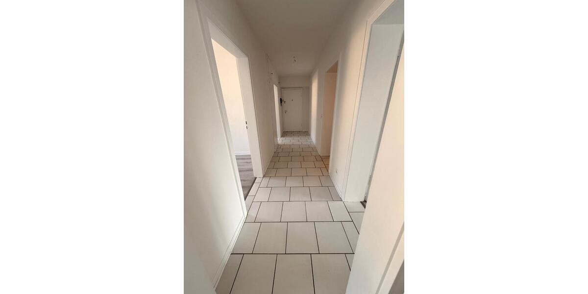 Etagenwohnung Krefeld - 3 Zimmer, 85 m&sup2;, 810&euro; | Angebot:25963742