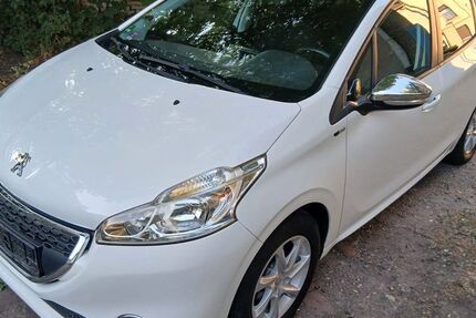 Peugeot 208 63.000 km 5.999 &euro; Essen 45279