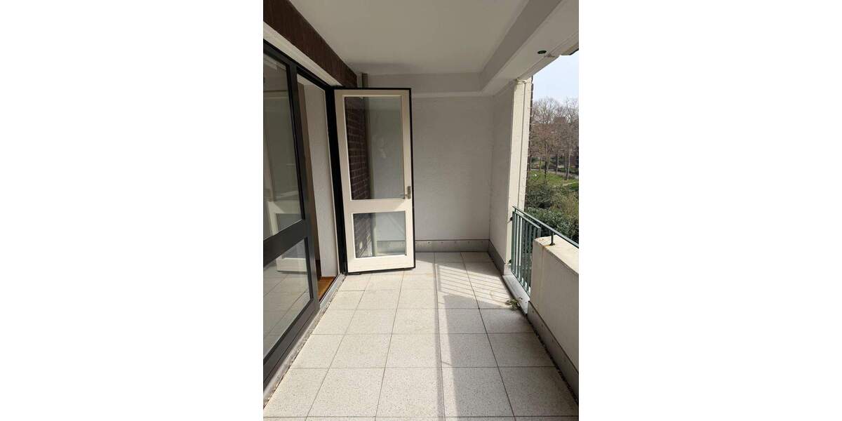 Etagenwohnung Düsseldorf Düsseltal - 2 Zimmer, 74 m&sup2;, 875&euro; | Angebot:25916628