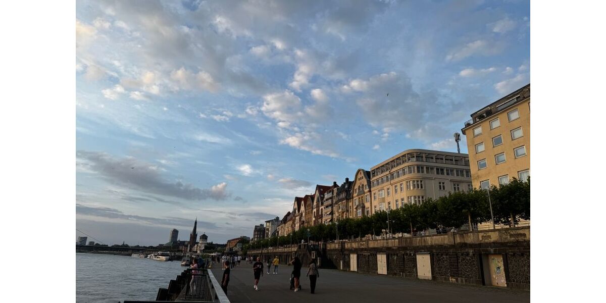 Provisionsfrei* Golzheim - wegen Auswanderung direkt vom Eigentümer sanierte 4 Zi-Wohnung mit hochwertiger Küche - Etagenwohnung Düsseldorf Stadtbezirk 5 | Angebot:25813842