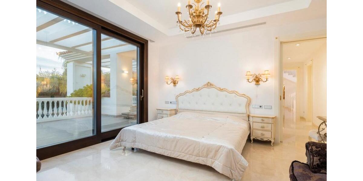 Villa Düsseldorf Stadtmitte - 7 Zimmer, 761 m&sup2;, 5.190.000&euro; | Angebot:26750435