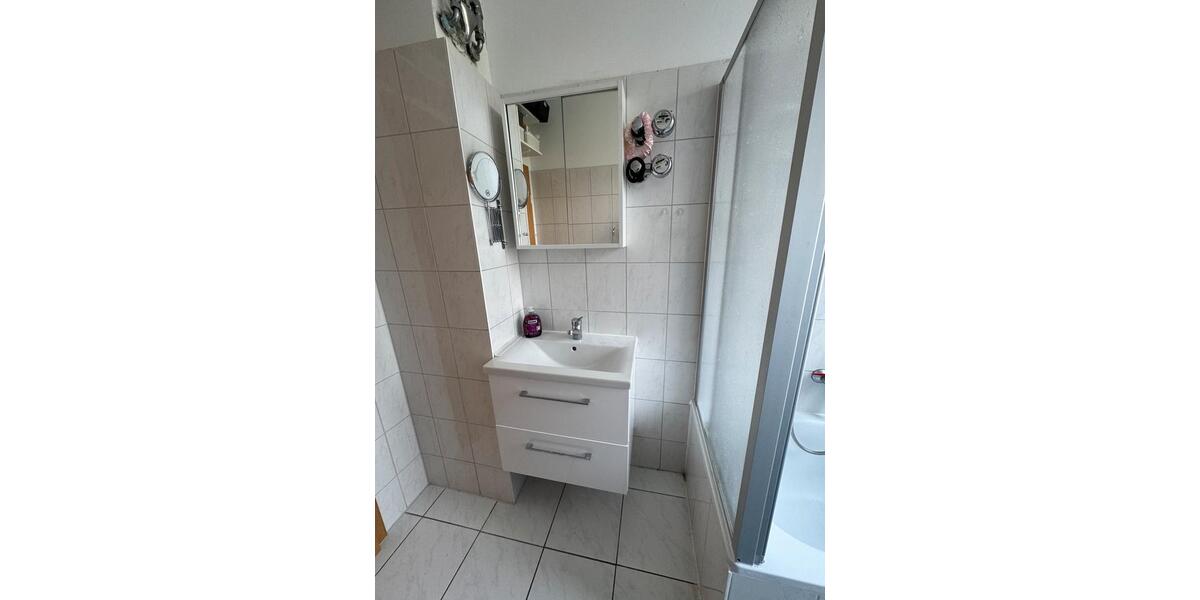 Etagenwohnung Essen Stadtbezirk VI - 2 Zimmer, 50 m&sup2;, 700&euro; | Angebot:25637304
