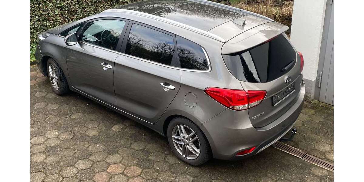 Kia Carens 77.001 km 11.600 &euro; Duisburg 47269