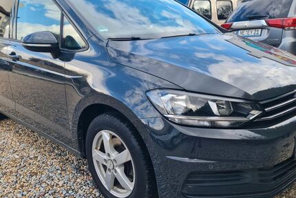 VW Touran 97.000 km 14.450 &euro; Düsseldorf 40549