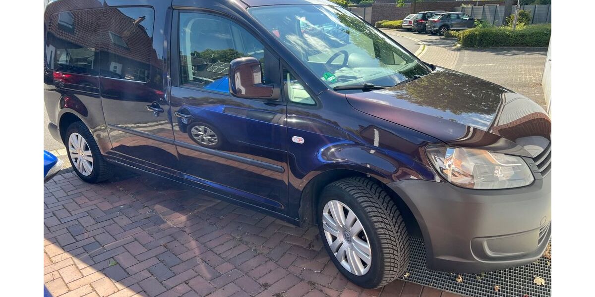 VW Caddy 141.000 km 11.700 &euro; Neuss 41462
