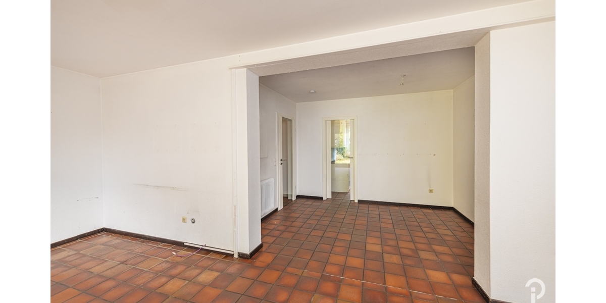 Reihenmittelhaus mit viel Potential für Pärchen und junge Familien, 2 Schlafzimmer + Dachstudio - Reihenmittelhaus Kaarst / Büttgen Büttgen | Angebot:27285727