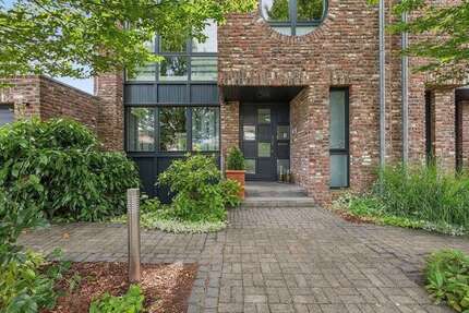 Haus Neuss-Speck Speck - 7 Zimmer, 230 m&sup2;, 1.100.000&euro; | Angebot:27322612