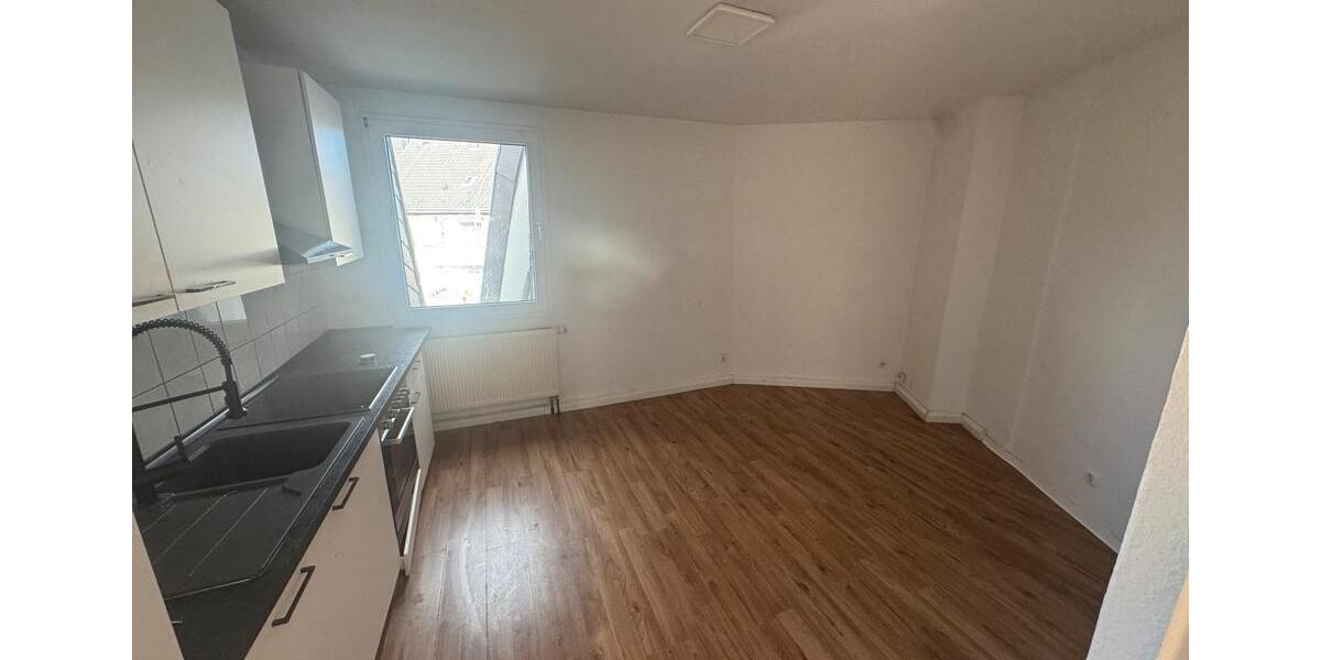 Etagenwohnung Essen Stadtbezirk III - 2 Zimmer, 85 m&sup2;, 650&euro; | Angebot:25967652