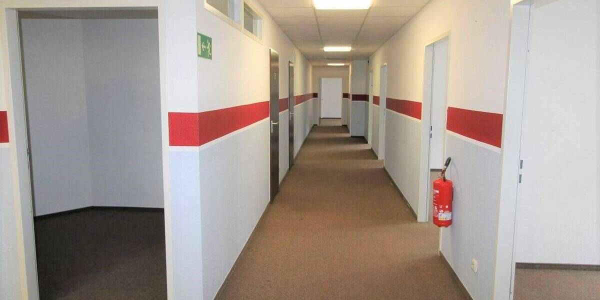 Gewerbeobjekt Krefeld Stadtmitte - 9 Zimmer, 214 m&sup2;, 1.200&euro; | Angebot:25684500