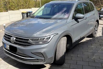 VW Tiguan 95.000 km 23.999 &euro; Duisburg 47057