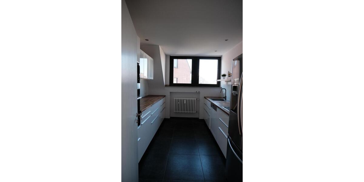 Dachgeschoßwohnung Duisburg Hochheide - 4 Zimmer, 120 m&sup2;, 1.150&euro; | Angebot:25640742