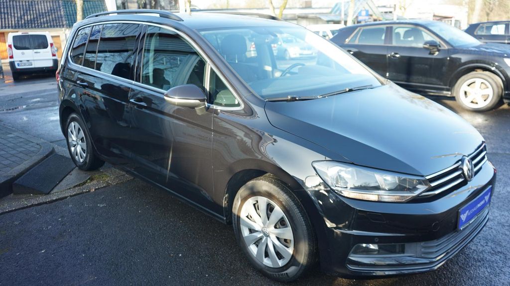 VW Touran 160.460 km 12.950 &euro; Krefeld 47807