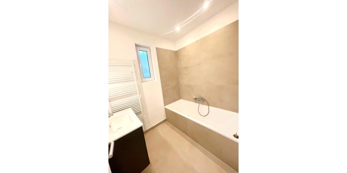 Doppelhaushälfte Düsseldorf Stadtbezirk 6 - 10 Zimmer, 275 m&sup2;, 4.650&euro; | Angebot:25945129