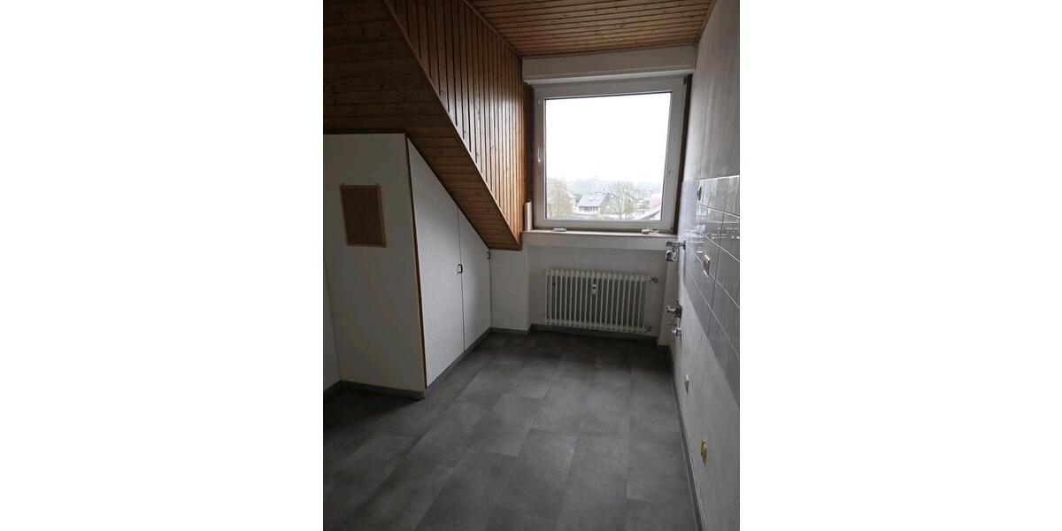 Dachgeschoßwohnung Dinslaken Hiesfeld - 2.5 Zimmer, 73 m&sup2;, 625&euro; | Angebot:26396476