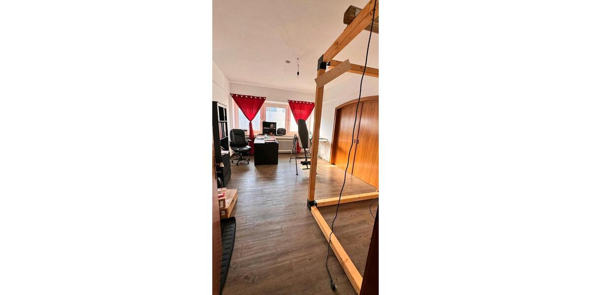 Etagenwohnung Essen Stadtkern - 3 Zimmer, 134 m&sup2;, 1.230&euro; | Angebot:25853085