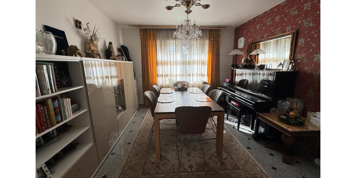 Einfamilienhaus Willich - 5 Zimmer, 430 m&sup2;, 1.900&euro; | Angebot:26645782