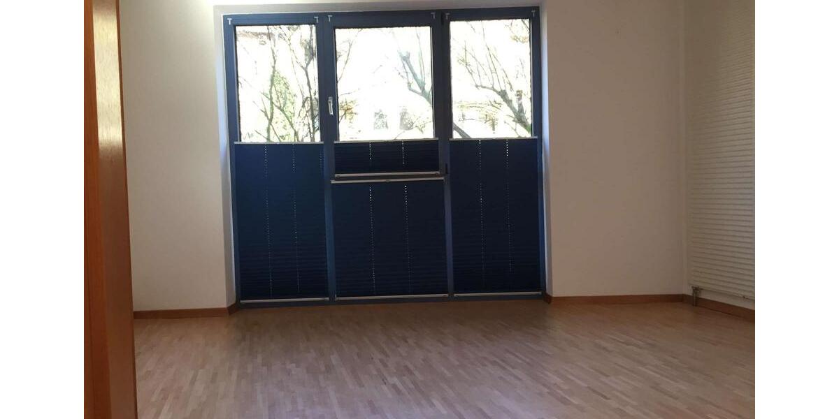 Etagenwohnung Düsseldorf Heerdt - 3 Zimmer, 87 m&sup2;, 1.070&euro; | Angebot:25971235