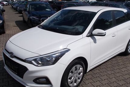 Hyundai i20 24.008 km 10.500 &euro; Willich 47877