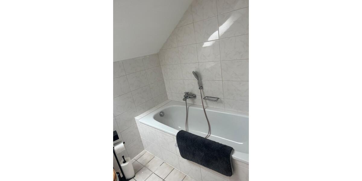 Dachgeschoßwohnung Moers - 2 Zimmer, 36 m&sup2;, 640&euro; | Angebot:26677995