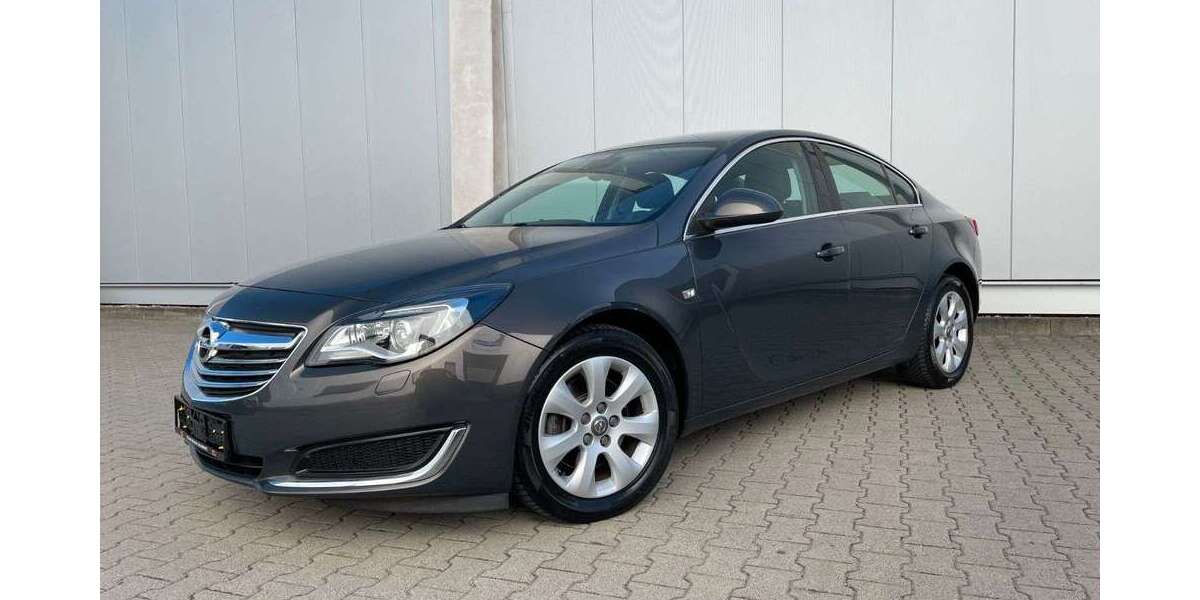 Opel Insignia 120.000 km 7.900 &euro; Düsseldorf 40231