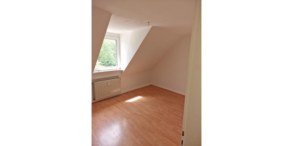Dachgeschoßwohnung Oberhausen Osterfeld - 2 Zimmer, 80 m&sup2;, 600&euro; | Angebot:26725739