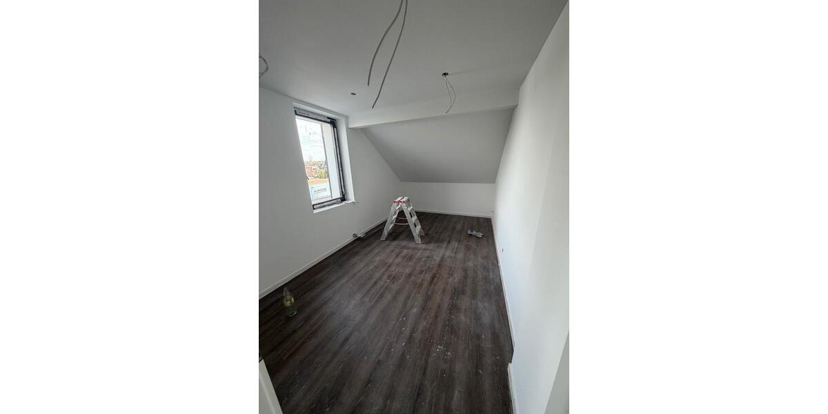 Dachgeschoßwohnung Mülheim an der Ruhr Rechtsruhr-Nord - 3 Zimmer, 85 m&sup2;, 1.300&euro; | Angebot:25580147