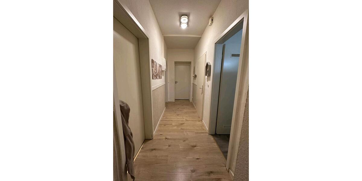 Etagenwohnung Duisburg Hamborn - 3 Zimmer, 120 m&sup2;, 1.150&euro; | Angebot:25861353