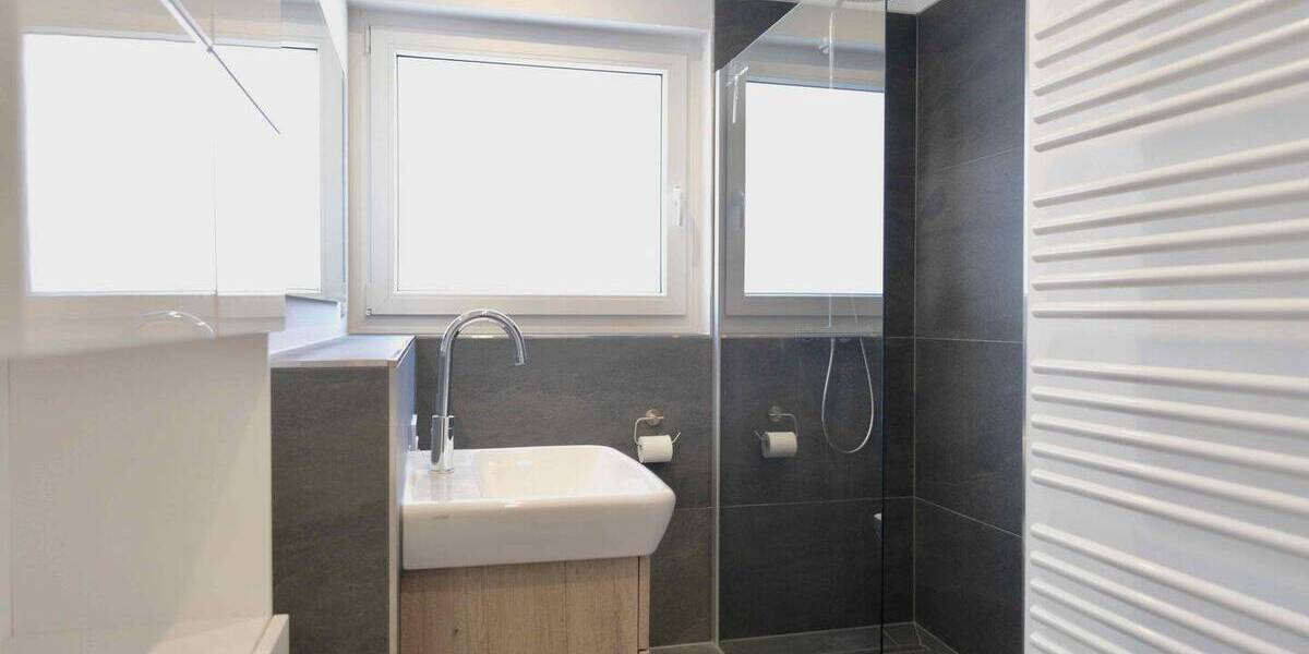 Mehrfamilienhaus, Wohnhaus Willich - 7 Zimmer, 210 m&sup2;, 749.000&euro; | Angebot:26029111