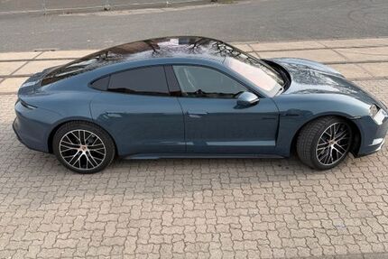 Porsche Taycan 3.000 km 105.000 &euro; Düsseldorf 40219