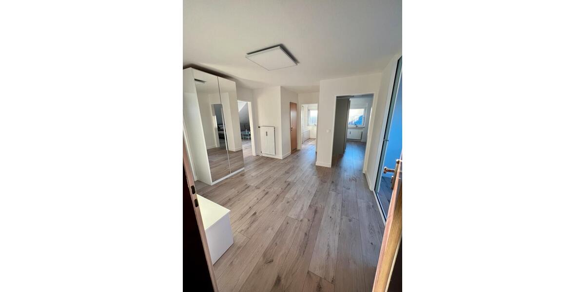 Dachgeschoßwohnung Voerde (Niederrhein) - 3 Zimmer, 78 m&sup2;, 740&euro; | Angebot:26534131