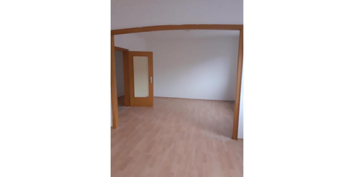 Etagenwohnung Duisburg Mittelmeiderich - 4 Zimmer, 105 m&sup2;, 1.400&euro; | Angebot:25865880