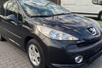 Peugeot 207 176.000 km 2.490 &euro; Bottrop 46238