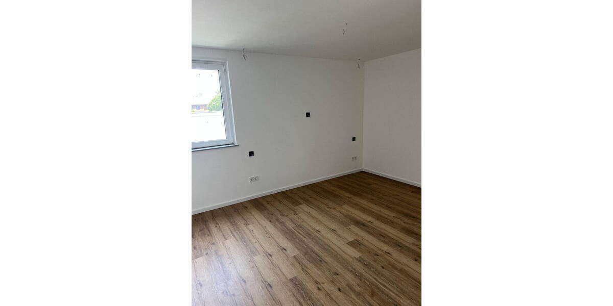 Reihenendhaus Moers Hochstraß - 4 Zimmer, 105 m&sup2;, 1.480&euro; | Angebot:26607336