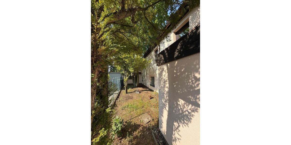 Etagenwohnung Duisburg Angerhausen - 3 Zimmer, 148 m&sup2;, 1.800&euro; | Angebot:26546011
