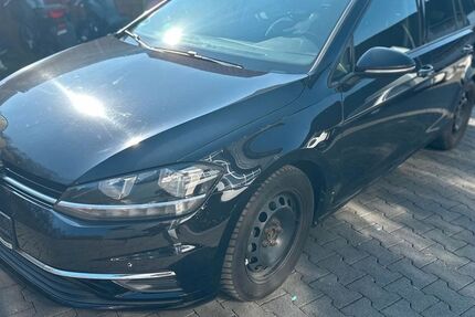 VW Golf 123.000 km 7.990 &euro; Hünxe 46569