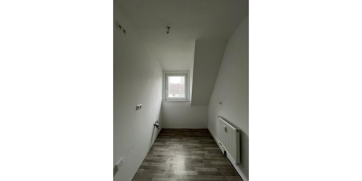 Dachgeschoßwohnung Bottrop Batenbrock - 3.5 Zimmer, 46 m&sup2;, 430&euro; | Angebot:26644016