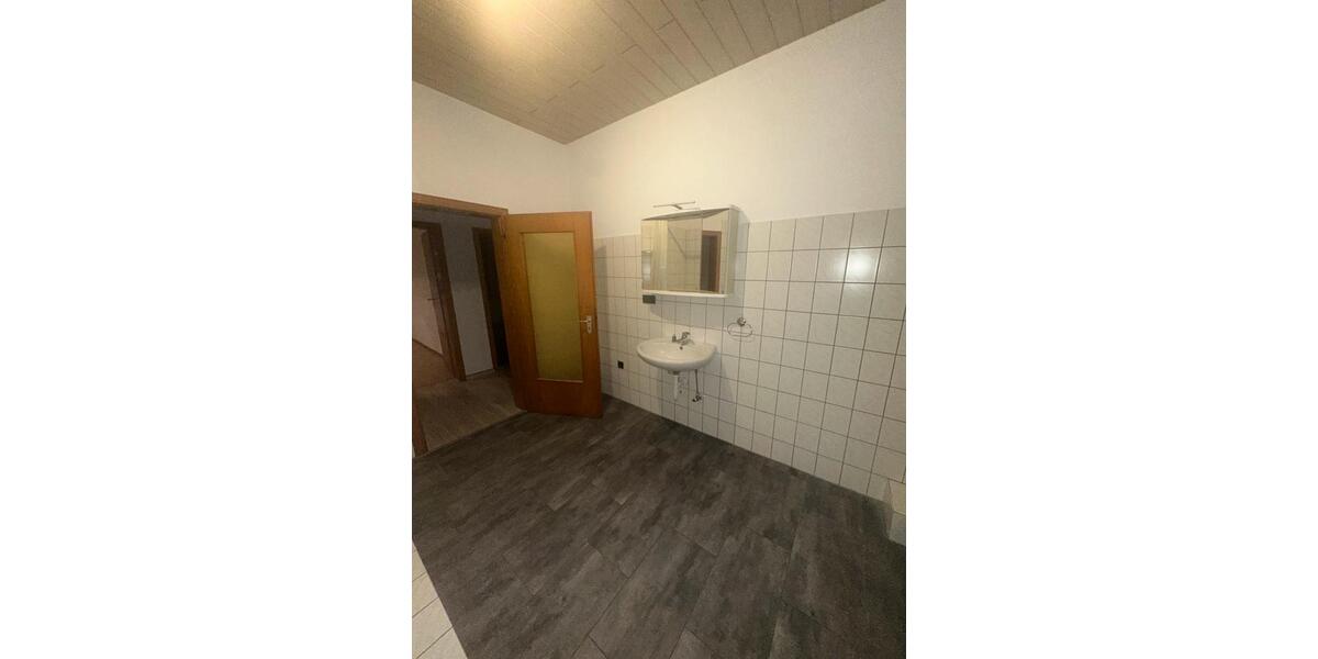 Etagenwohnung Duisburg Mittelmeiderich - 2.5 Zimmer, 70 m&sup2;, 850&euro; | Angebot:24862615