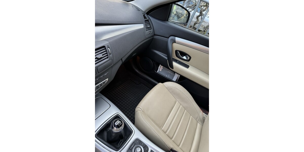 Renault coupe 154.000 km 4.200 &euro; Willich 47877