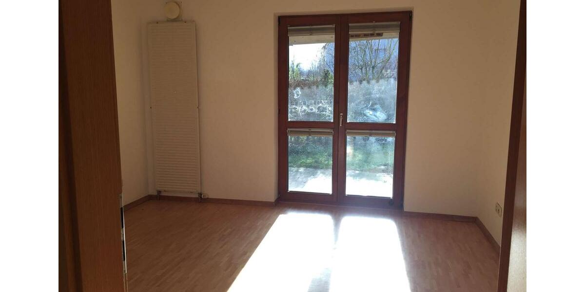 Etagenwohnung Düsseldorf Heerdt - 3 Zimmer, 87 m&sup2;, 1.070&euro; | Angebot:25971235