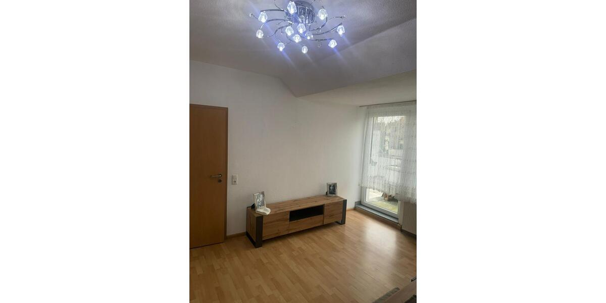 Dachgeschoßwohnung Duisburg Essenberg - 2 Zimmer, 55 m&sup2;, 500&euro; | Angebot:25479675