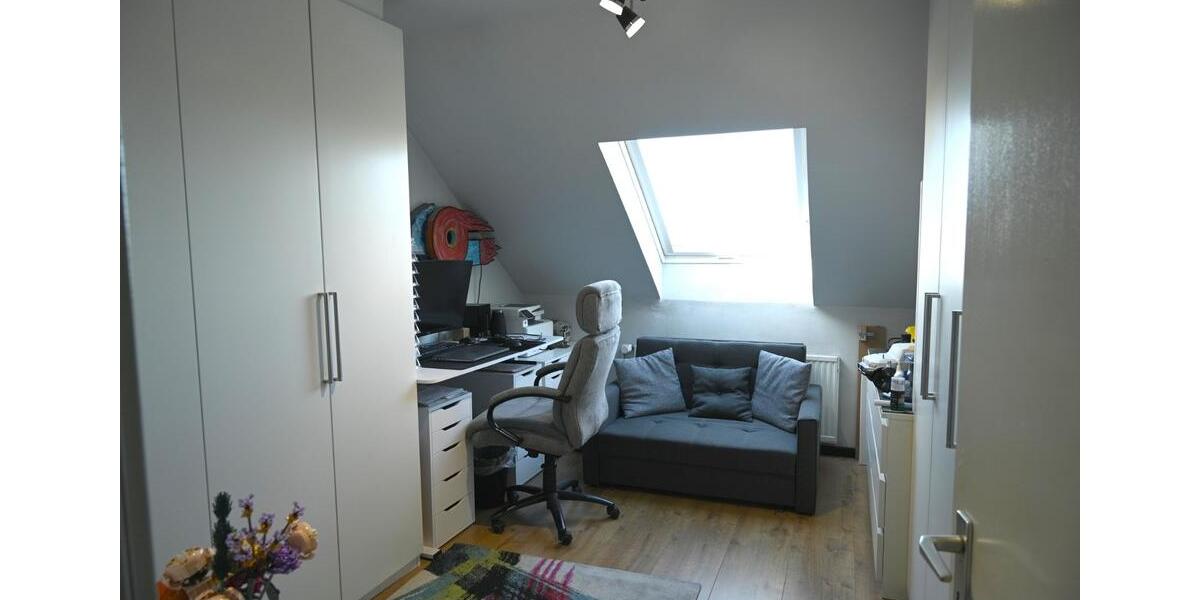 Dachgeschoßwohnung Moers Schwafheim - 3.5 Zimmer, 73 m&sup2;, 249.000&euro; | Angebot:26089785